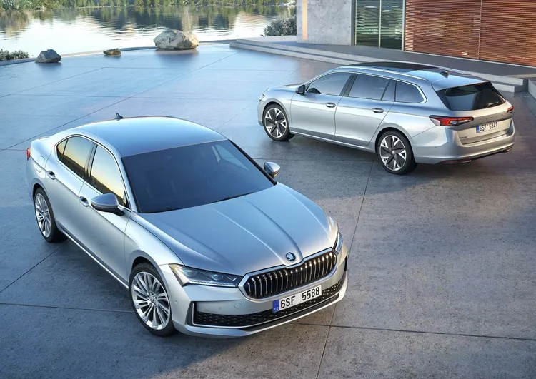 Skoda大改款Superb以全新設計語彙及更趨近豪華車的質感，重新詮釋品牌中大型旗艦房車形象，預計第二季上市，估計售價140萬元起跳。原廠照片