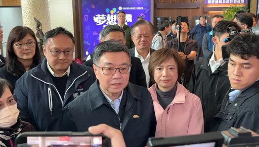 新光三越氣爆疑廠商切割瓦斯管線 聞到瓦斯味20分鐘後爆炸