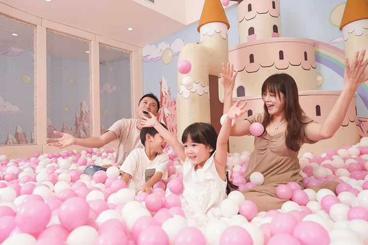 飯店專為親子家庭推出「情人節甜蜜助攻」系列優惠。台南和逸提供