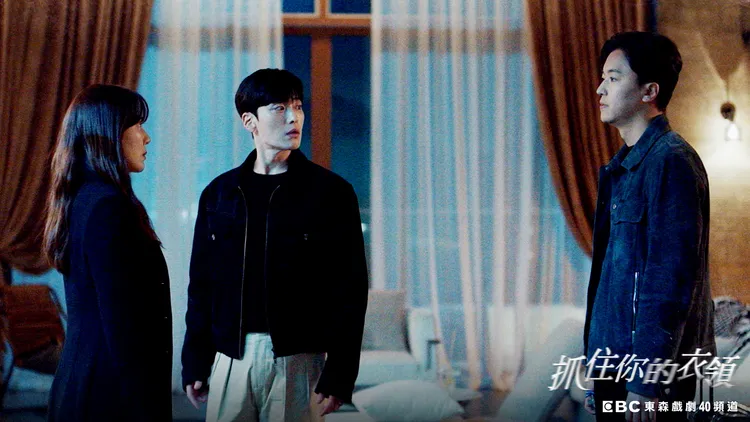 延玗臻（右）戲裡因查案再次見到前女友金荷娜（左），與張勝祖3人間有複雜牽扯。東森提供