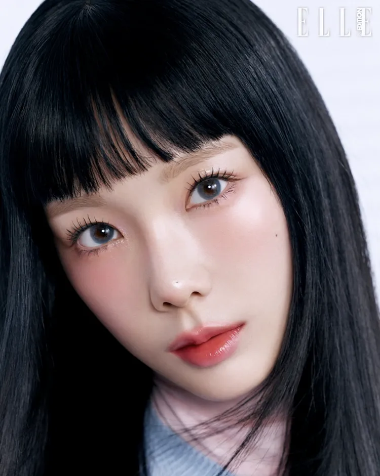 太妍的「太陽花美睫」讓她電力十足。翻攝ellekorea IG