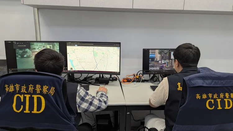高雄市警局啟動「鷹眼小組」，出動40名警力調閱上千支公家及民間監視器，重溯嫌疑人犯罪軌跡。翻攝畫面