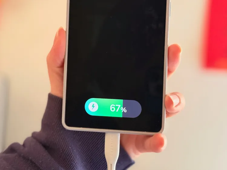 充電畫面也會顯示在下方的Now Bar。趙筱文攝