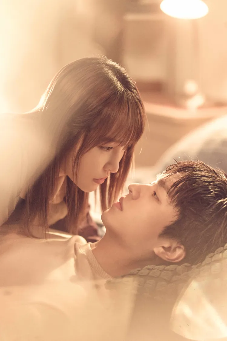 張若凡出演系列單曲衍生劇《星期三女友》，與男主角王碩瀚一同飆戲。索尼音樂提供