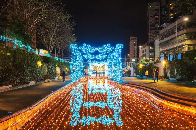 228連假快來中港河廊，欣賞女神的華麗宮殿。水利局提供
