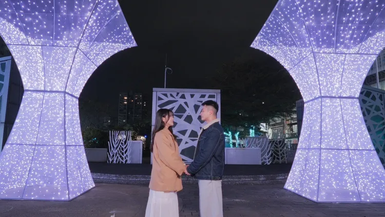 中港河廊是情侶約會表達愛意的好地方。水利局提供