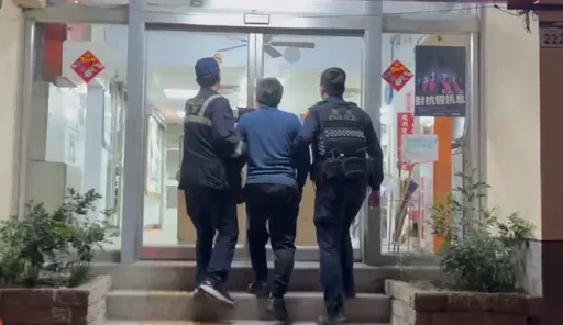 小黃運將脾氣大!載到碎嘴酒客起口角 抄起這傢伙狠砸下場GG了