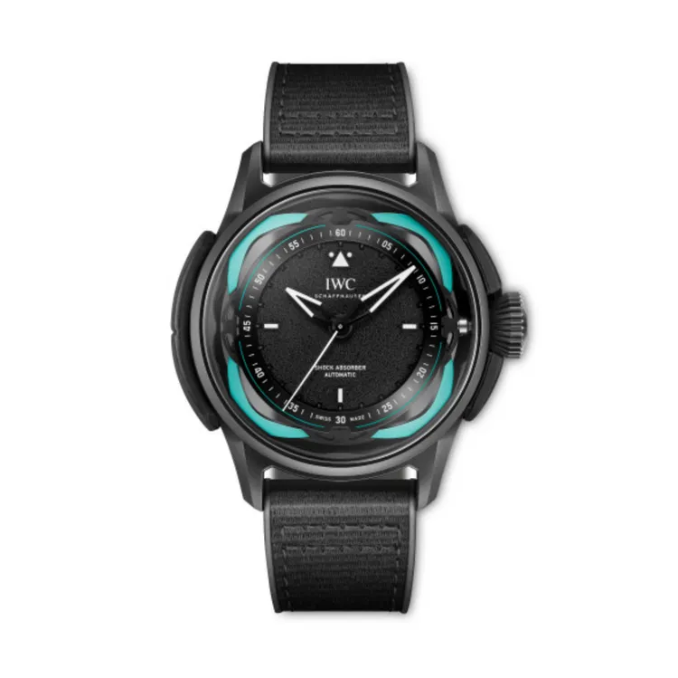 腕錶另外附贈有一條黑色橡膠錶帶。品牌提供