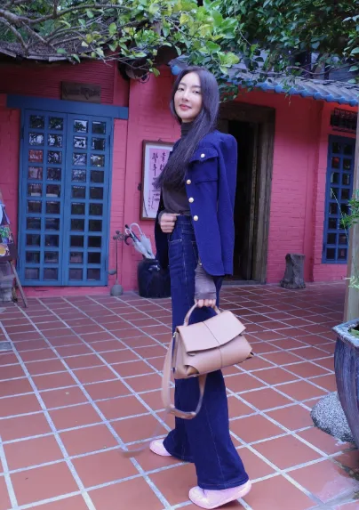 吳速玲也搭配Versace Galaxia運動鞋。翻攝吳速玲IG