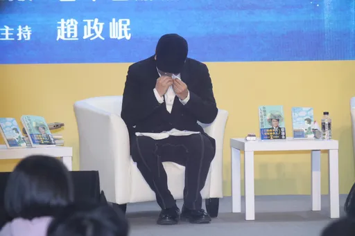 蔡康永書展痛哭！談外星人憶大S　盼小S以書度過悲傷