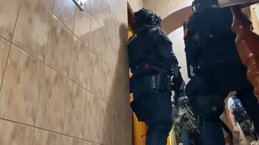 台中持槍男遇特警攻堅嚇傻 鎖門朝窗外「猛丟子彈」遭活逮