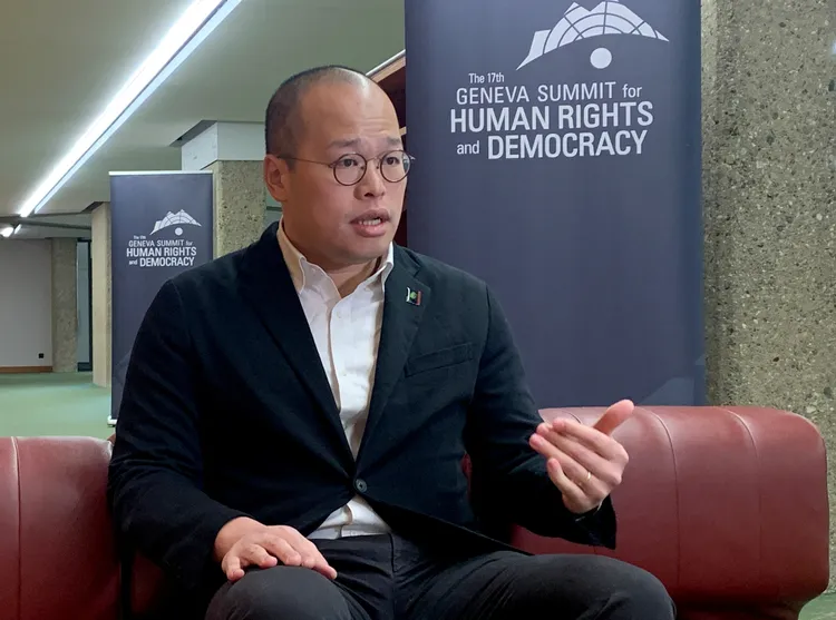 黎智英兒子黎崇恩出席日內瓦的「人權與民主峰會」，表達對父親的擔憂。路透