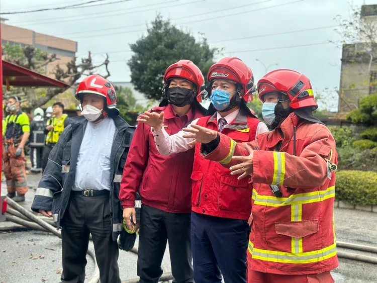 邱臣遠趕往現場關切救災。新竹縣府提供