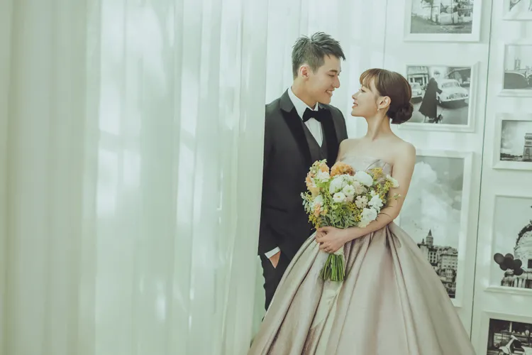 兩人婚紗照很唯美。LinLi Boutique提供