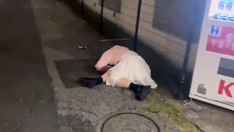 記錄日本街頭斷片辣妹的影片，近日在社群引發日本網友們熱議。翻攝自X