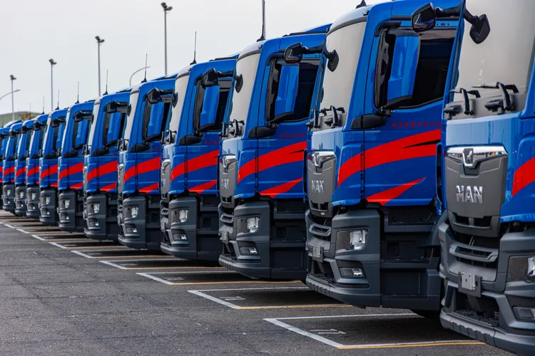 全新MAN 4x2 曳引車是市場上最受信賴的單驅動軸貨車之一，專為長途運輸與高效物流需求而設計。業者提供