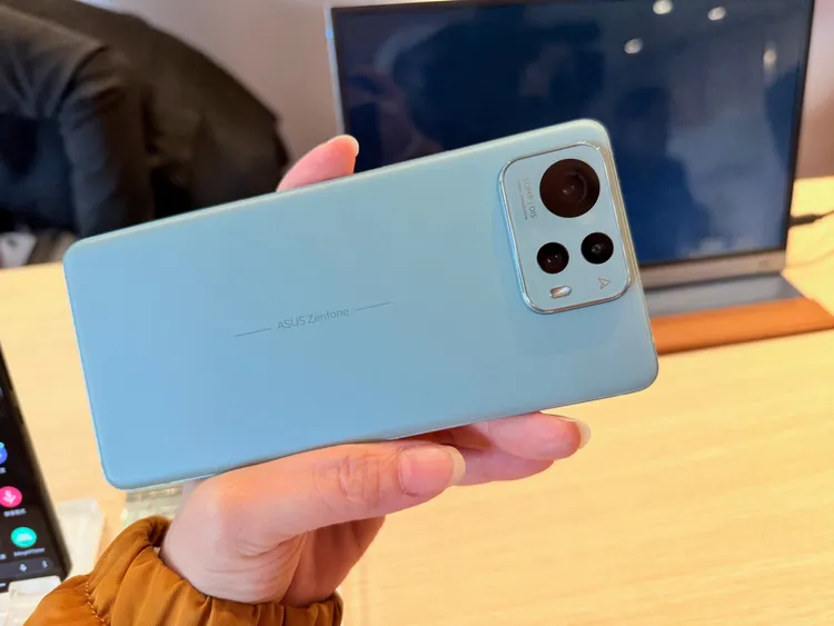 相機模組使用與ROG Phone 9 Pro相同配置。趙筱文攝