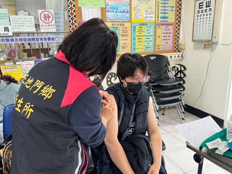 屏東縣衛生局呼籲符合資格者盡速接種。衛生局提供