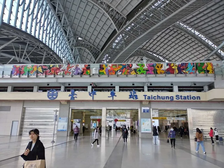 台中舊站具新舊共融的特色。台鐵提供