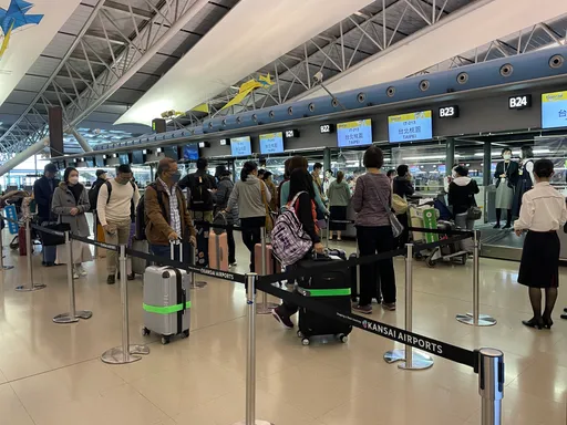 日本機場安檢「捏我奶頭」 台妹當場嚇哭!全場竟裝死不幫