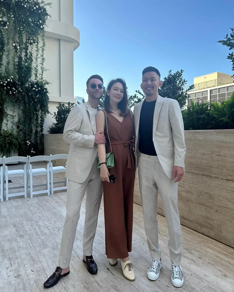 Melody同框弟弟及另一半，飛半顆地球送祝福。翻攝Melody臉書