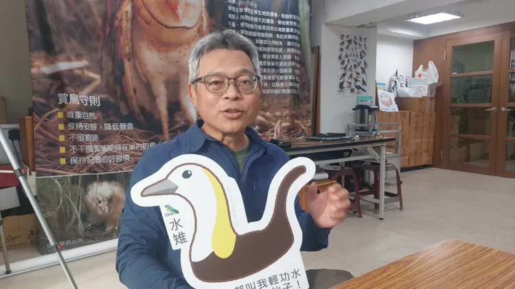 高雄鳥會總幹事林昆海說「水雉保育經濟學」逐漸發生！凃建豐攝