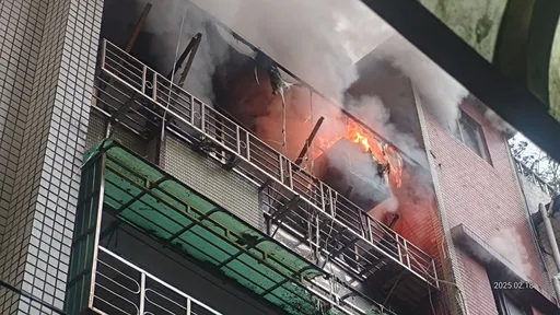 基隆民宅火警!恐怖火煙竄天 屋主受困陽台亡