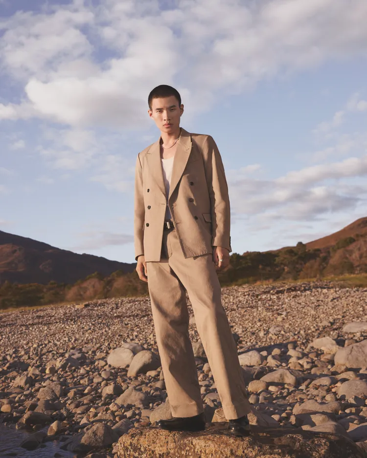 男裝系列以搖滾（Britpop）運動為主題。品牌提供