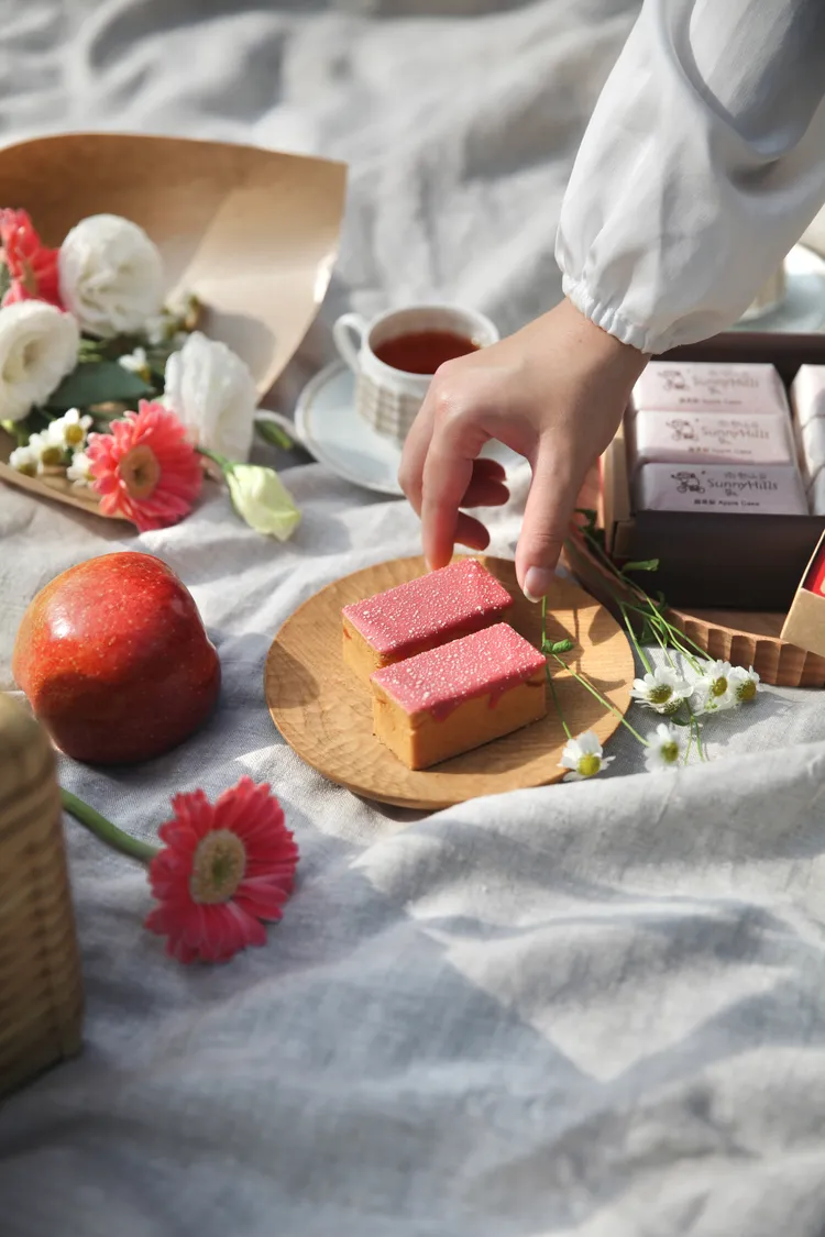 「草莓蘋果酥」讓幸福更加濃郁。業者提供