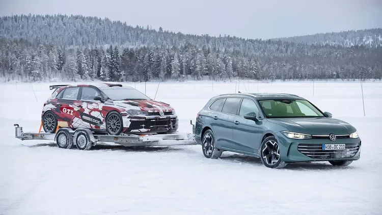 搭載相同引擎的Passat旅行車只需5.8秒即可完成0-100km/h加速，比GTI（5.9 秒）還要快0.1秒。原廠照片