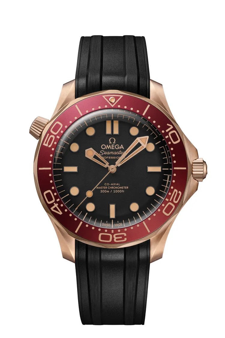 OMEGA海馬潛水300米系列，42mm，青銅金錶殼，黑色錶盤，黑色橡膠錶帶，8806同軸擒縱大師天文台認證自動上鍊機芯，動力儲存55小時，防水深度300米，46萬元。品牌提供