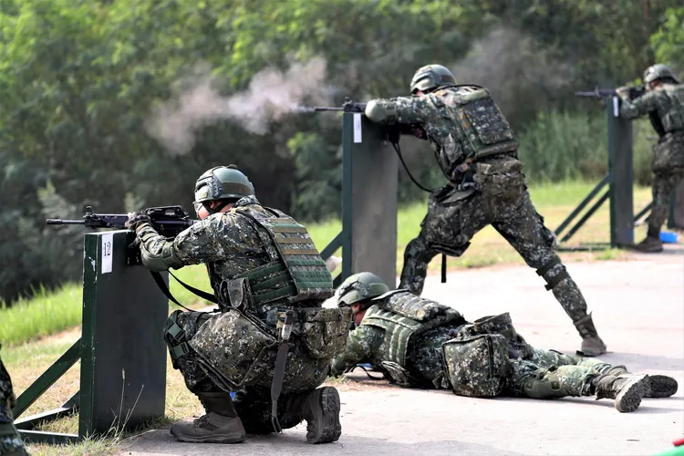 國軍官兵示意圖。翻攝中華民國陸軍臉書