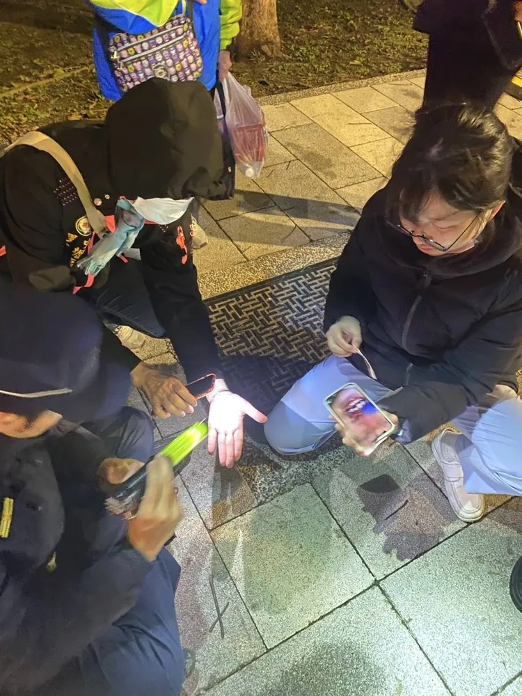 警方協助找到斷牙。桃園警分局提供
