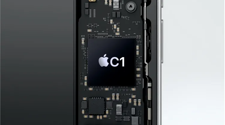 C1是首款Apple設計的數據機系統，提供高速且穩定的5G行動網路連線。Apple晶片透過C1、全新內部設計，以及iOS 18電源管理的共同加持，打造卓越的電池續航力。翻攝Apple影片