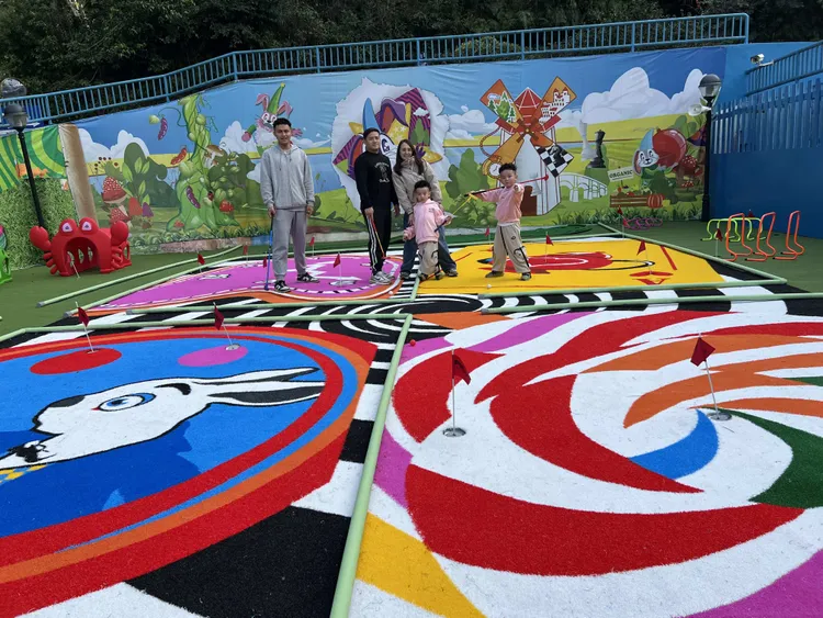 4大遊樂區有最新的推桿場及足撞、踢射球競技場可體驗。新竹統一渡假村提供