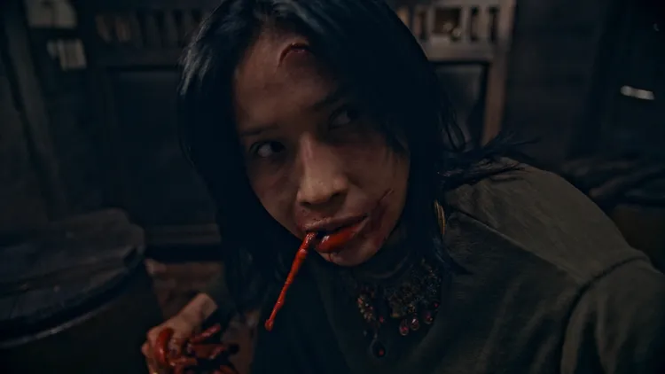 陳可如片中犧牲色相變臉。車庫娛樂提供