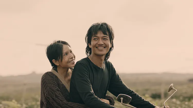 吳光俊（右）、陳可如片中飾演夫妻。車庫娛樂提供