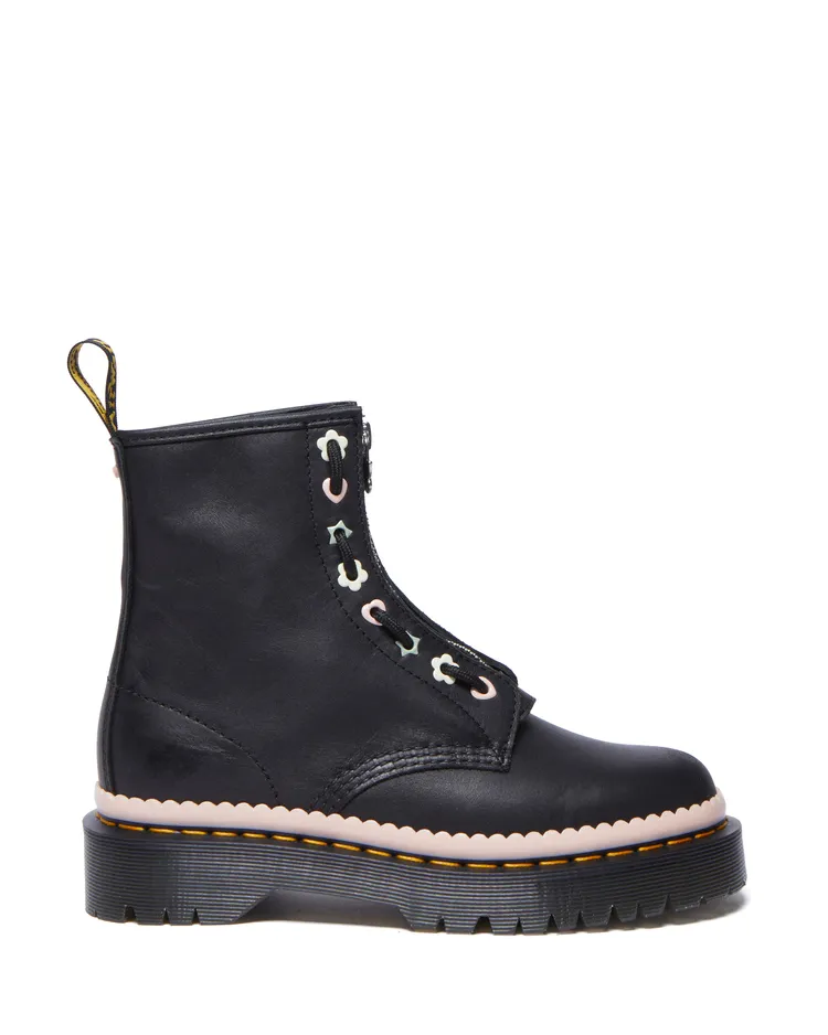 Dr. Martens「VALENTINE 系列」1460 Pascal Bex FZ八孔靴，9680元。品牌提供