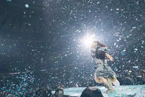 YOASOBI攻蛋被紙花量嚇到「前所未有」!《Idol》一下1.2萬粉瘋狂