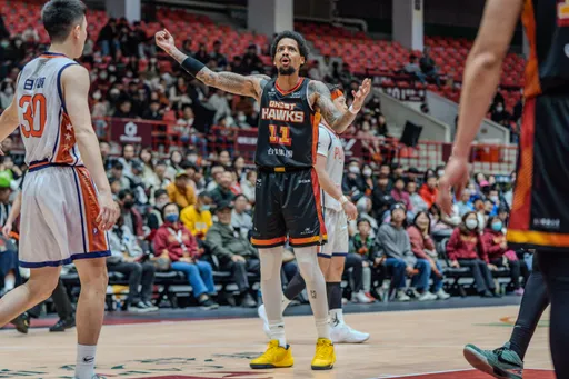 PLG冠軍還是先不要頒!獵鷹台南成大主場擊退領航猿 展現爭冠實力