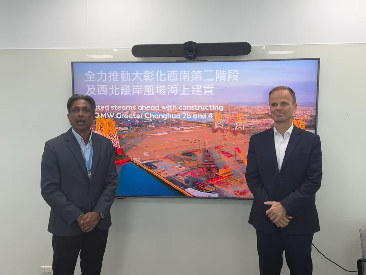 沃旭能源大彰化離岸風場執行長傑拉姆（左）與沃旭能源亞太區總裁古沛明（右）。呂承哲攝