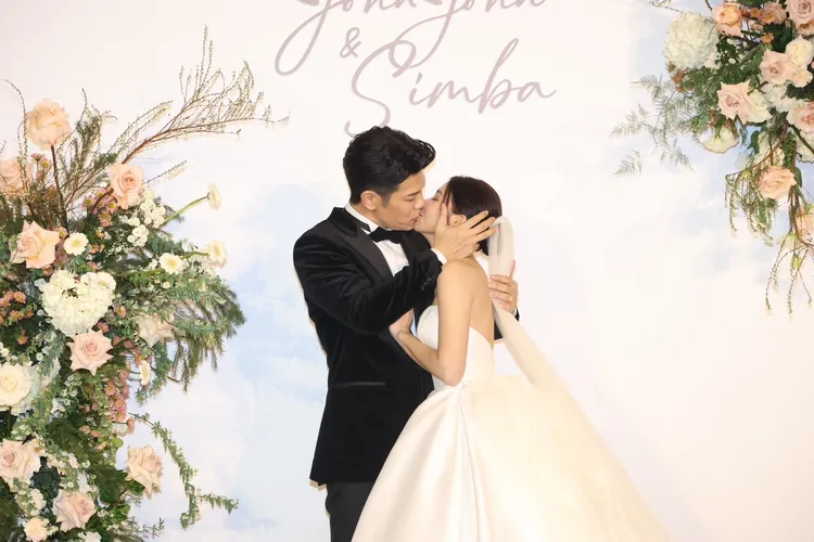 陳志強和曾智希浪漫接吻。攝影中心攝