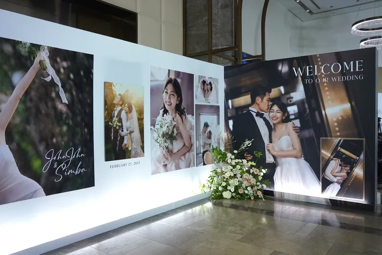 婚禮會場有陳志強和曾智希的大型海報。攝影中心攝