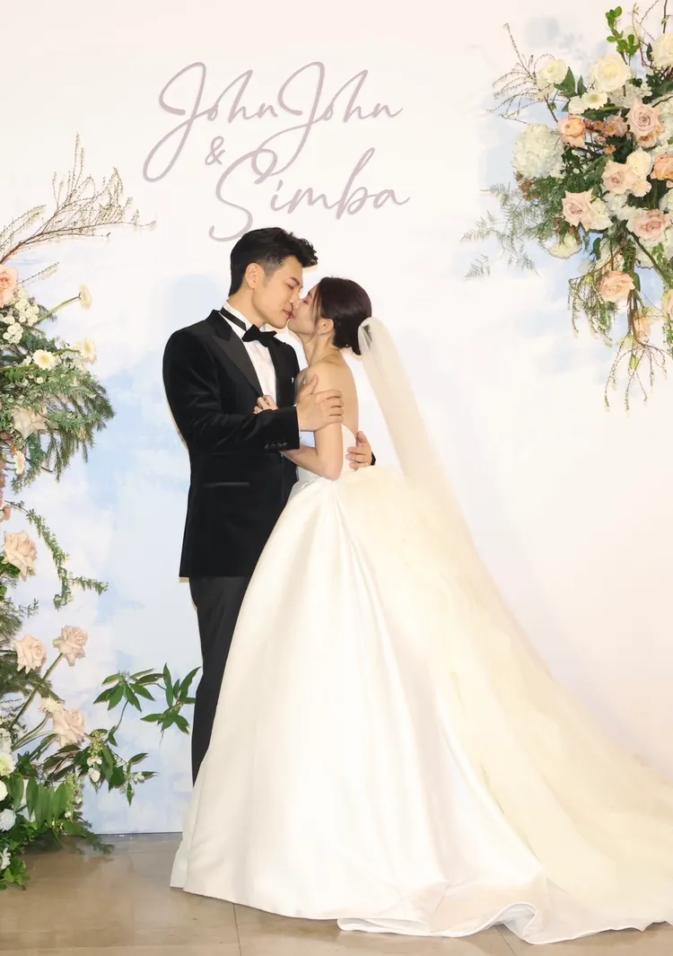 陳志強、曾智希甜蜜接吻。攝影中心攝