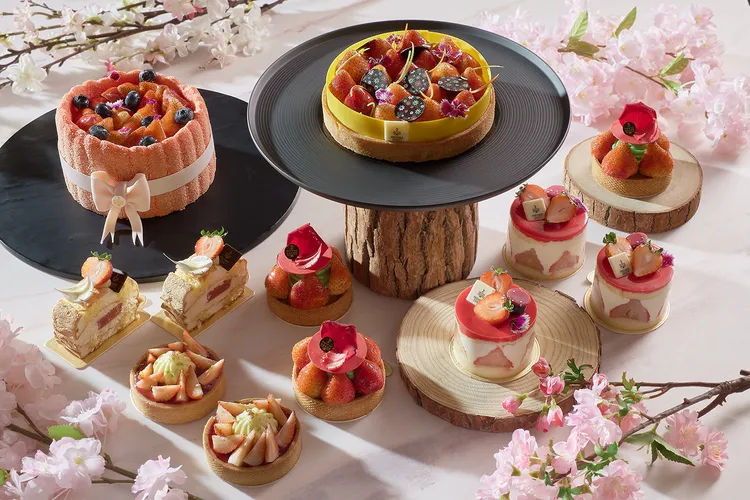 JR東日本大飯店台北的草莓季手工甜點於即日起至3/31期間推出，草莓的酸甜滋味療癒味蕾，帶來戀愛般的心動口感，讓每一口都充滿驚喜與感動。JR東日本大飯店台北提供