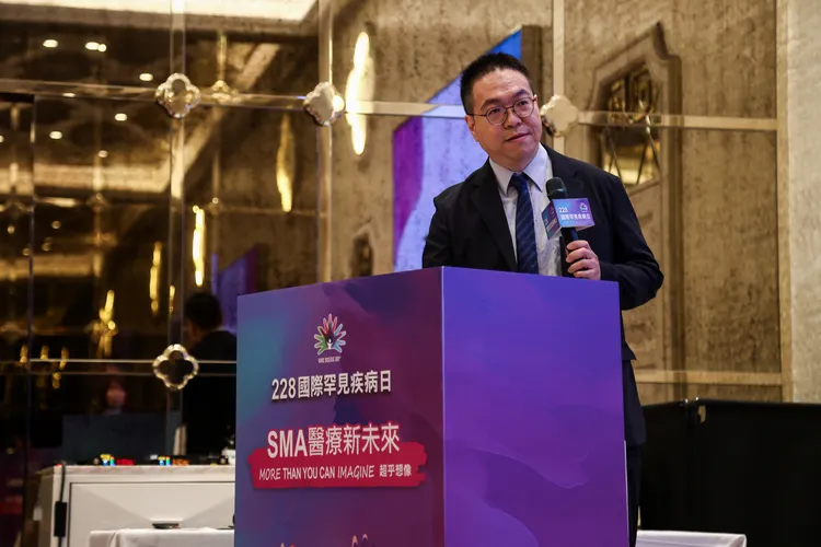 高醫神經部譚俊祥醫師說，近來的革新治療為SMA成人患者提供了有效且安全的長期治療方案。翻攝畫面