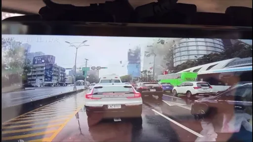 台中新光三越炸出大洞!碎片噴射地面 驚悚影片曝光