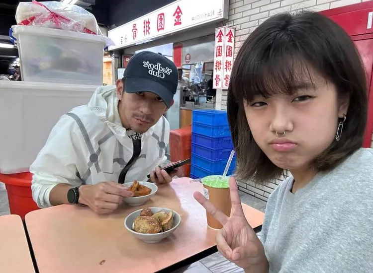 修杰楷與女兒們互動溫馨，很難得爆氣。翻攝自梧桐妹IG