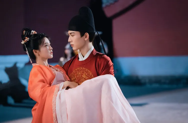 《寧安如夢》主角白鹿與張凌赫。中視提供