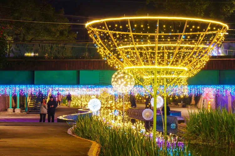 放大版「蒲公英夢幻園」，是女神聆聽大家願望的後花園。水利局提供